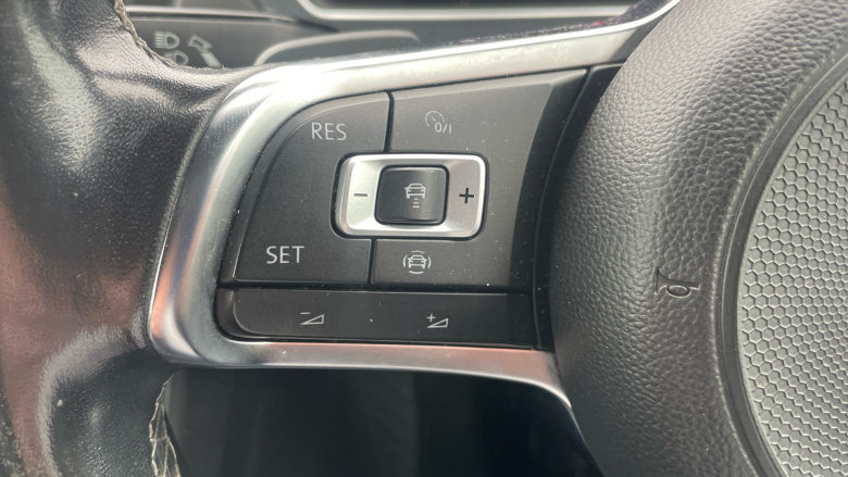 Volkswagen Tiguan 2.0 TDi 150 R-Line 5dr DSG Diesel Estate